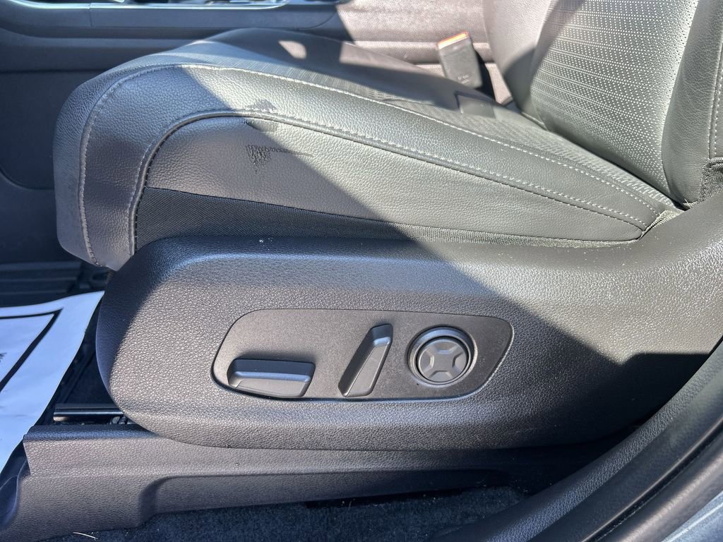 Certified 2025 Kia Carnival SX Prestige image 18