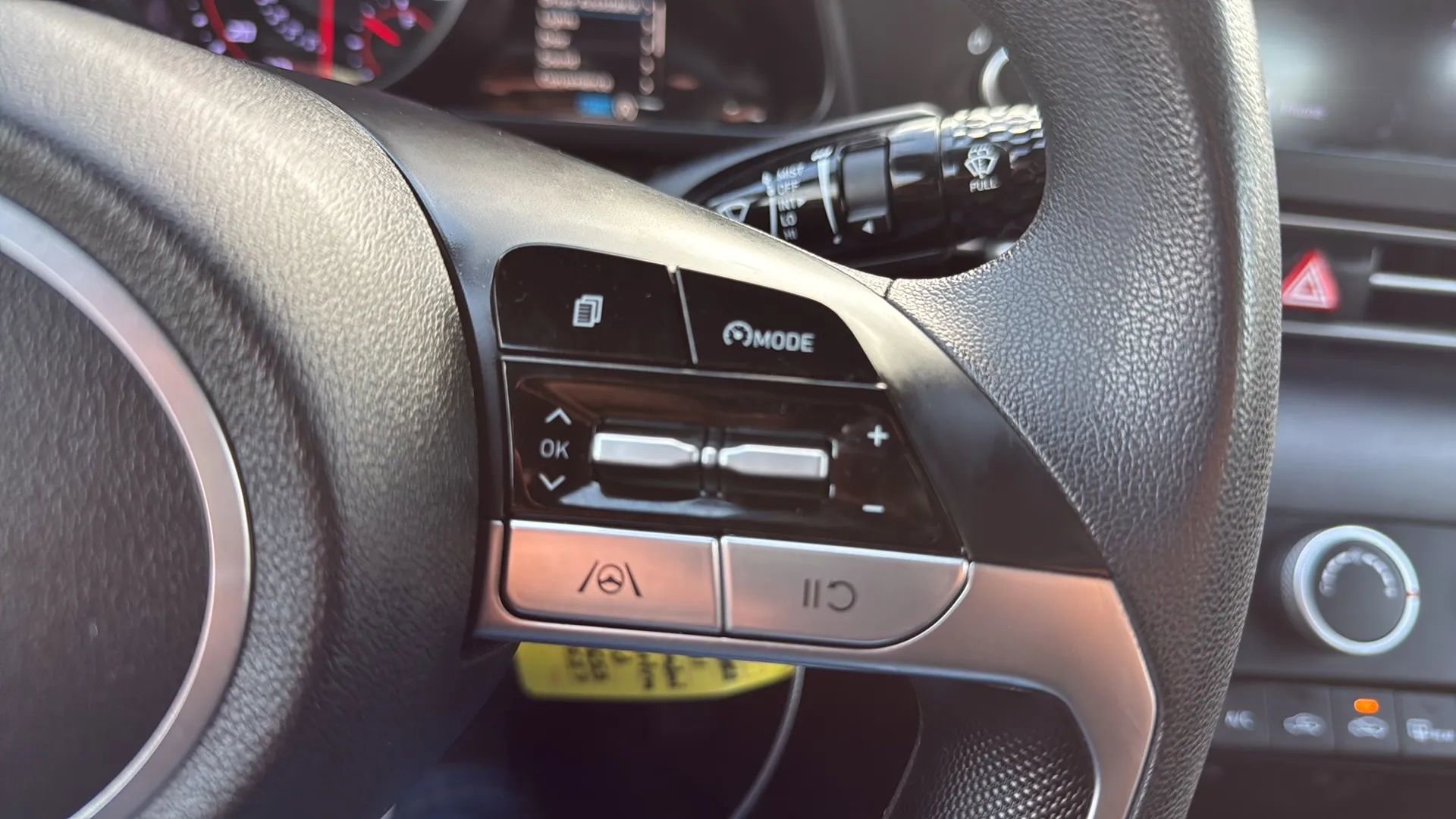 Used 2021 Hyundai Elantra SE image 11