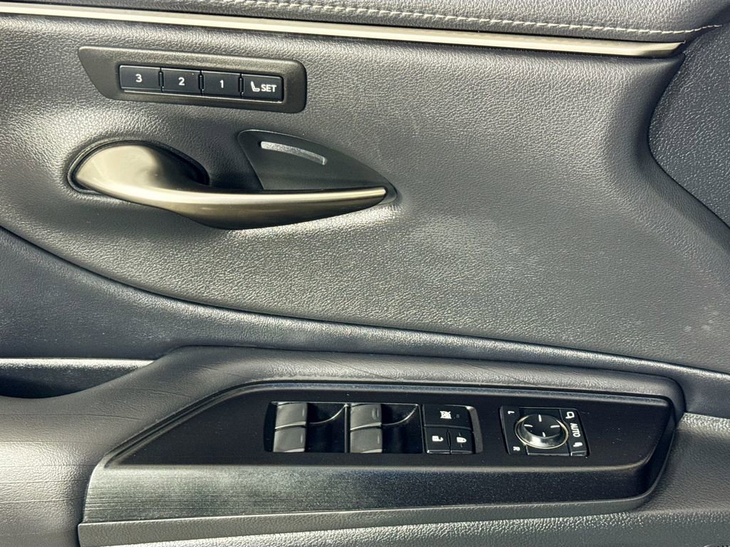 Used 2020 Lexus ES 350 Luxury w/ Accessory Package image 23