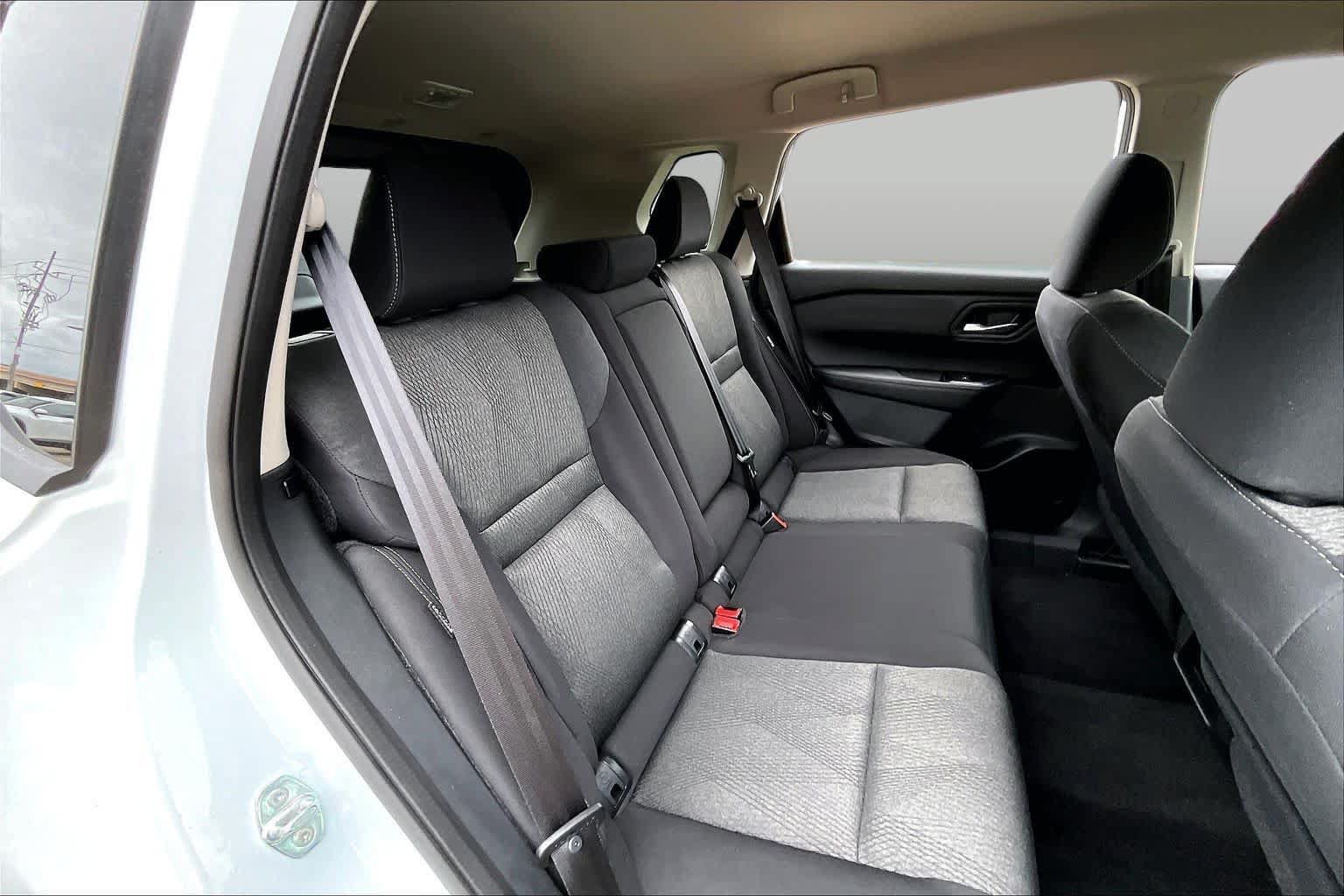 Certified 2025 Nissan Rogue SV FWD image 21