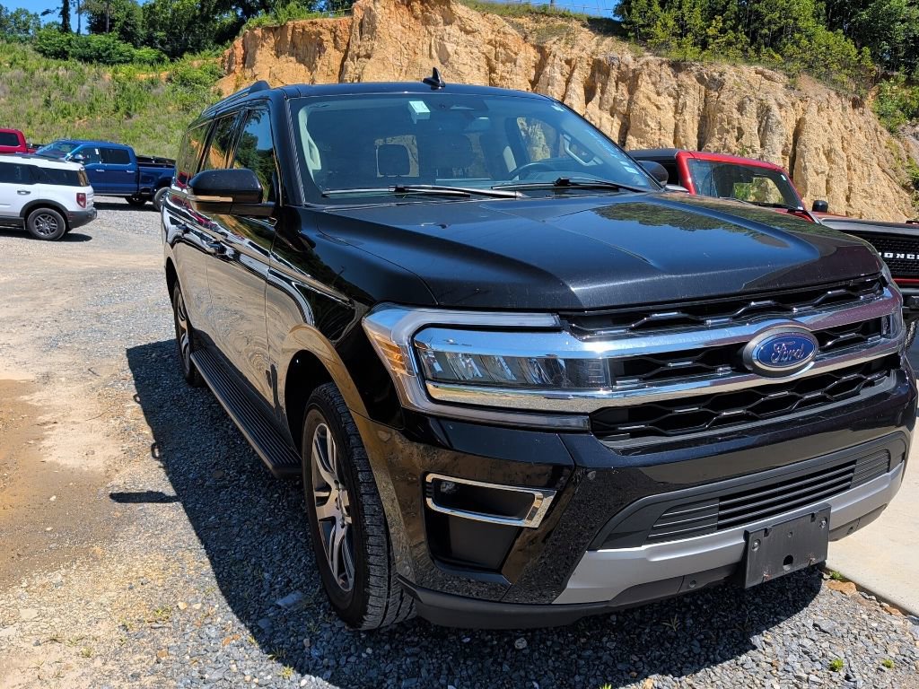 Used 2024 Ford Expedition Max Limited RWD image 2