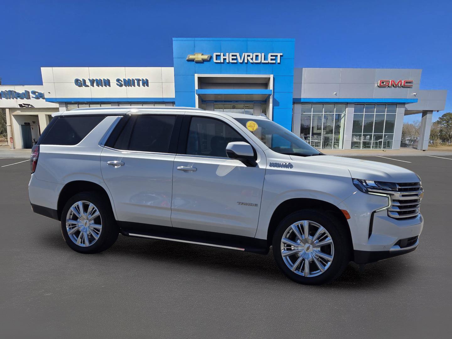 Used 2024 Chevrolet Tahoe High Country AWD/4WD image 3