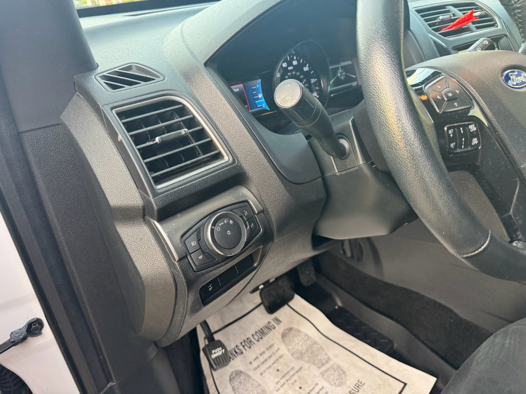 Used 2018 Ford Explorer XLT w/ Equipment Group 202A image 16