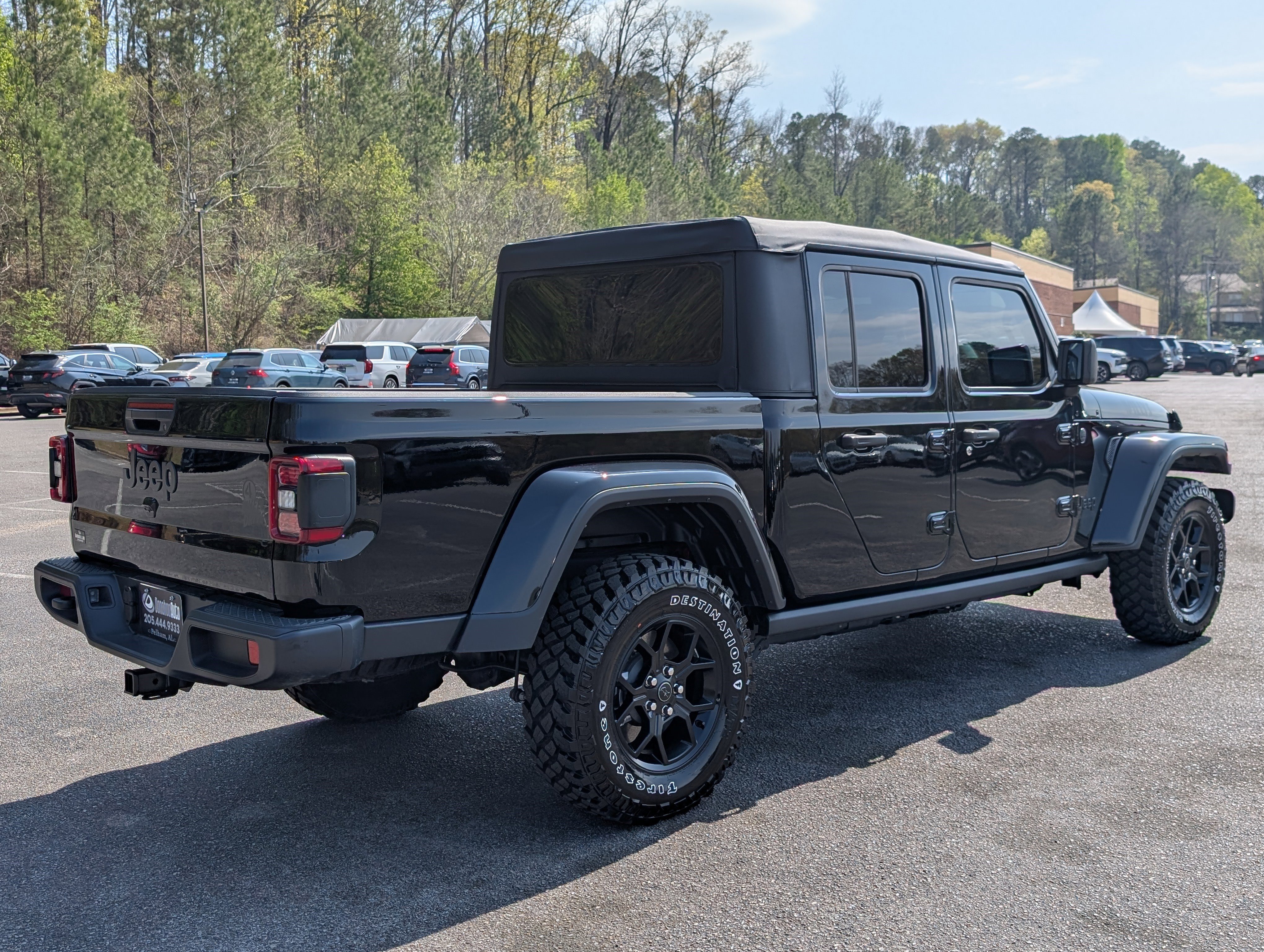 Used 2025 Jeep Gladiator Willys image 9