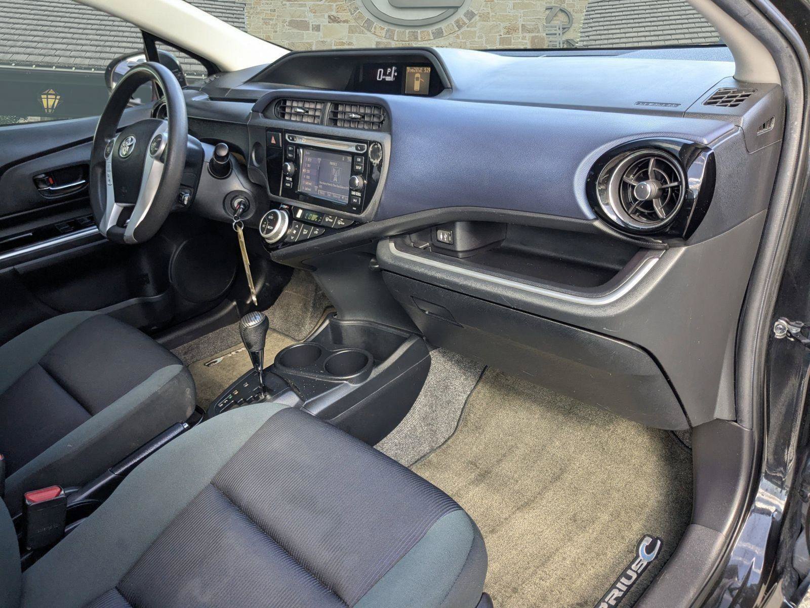 Used 2016 Toyota Prius C Two FWD image 21