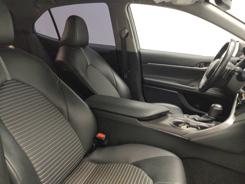 Used 2022 Toyota Camry SE image 21