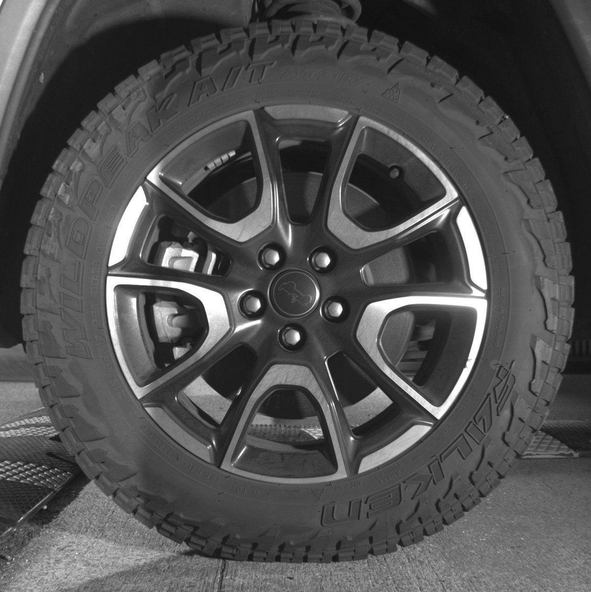 Used 2025 Jeep Compass Trailhawk image 12