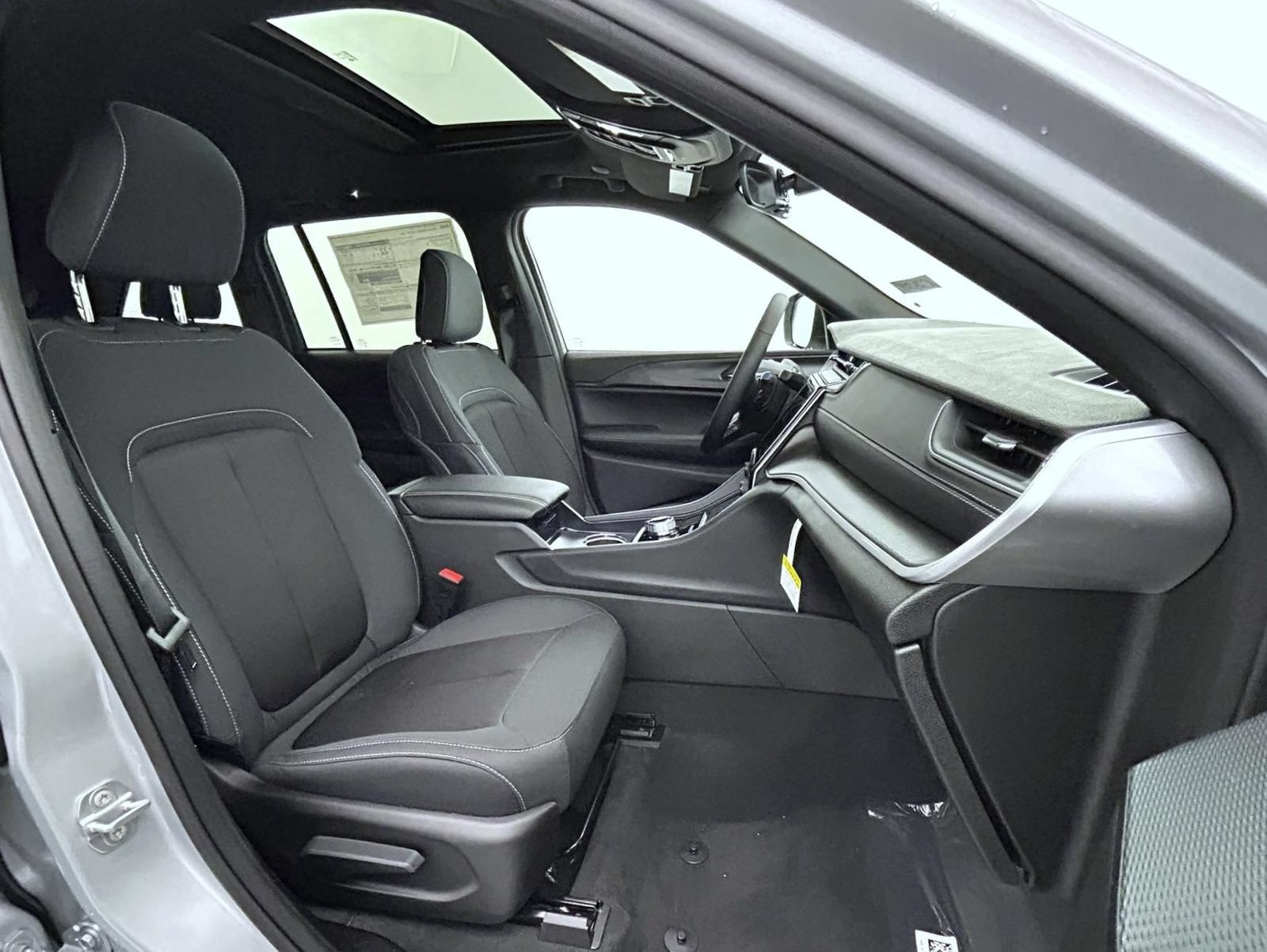 New 2026 Jeep Grand Cherokee Laredo X AWD/4WD image 15