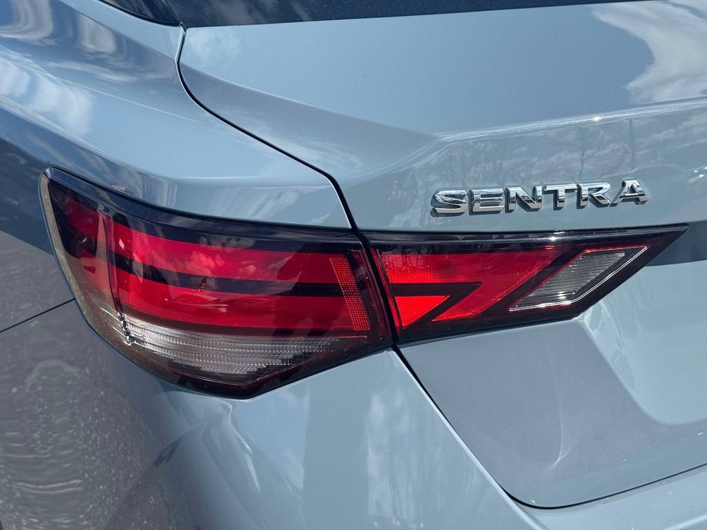 Used 2025 Nissan Sentra SV FWD image 10