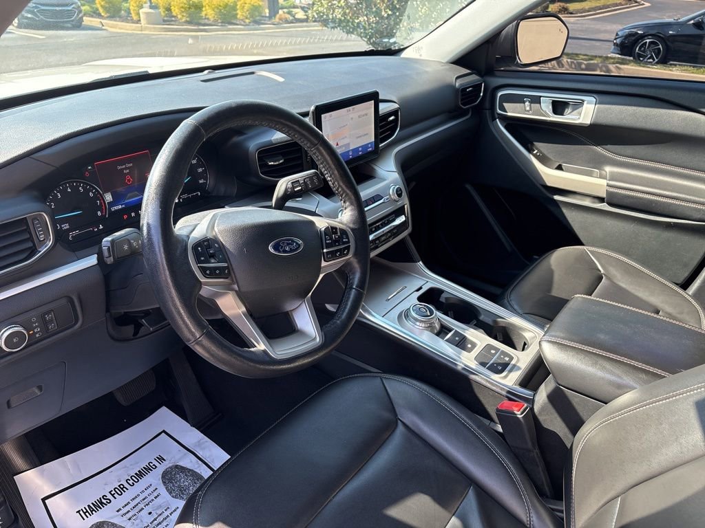 Used 2022 Ford Explorer XLT w/ Equipment Group 202A image 11