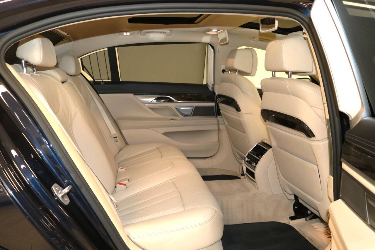 Used 2016 BMW 740i RWD image 19