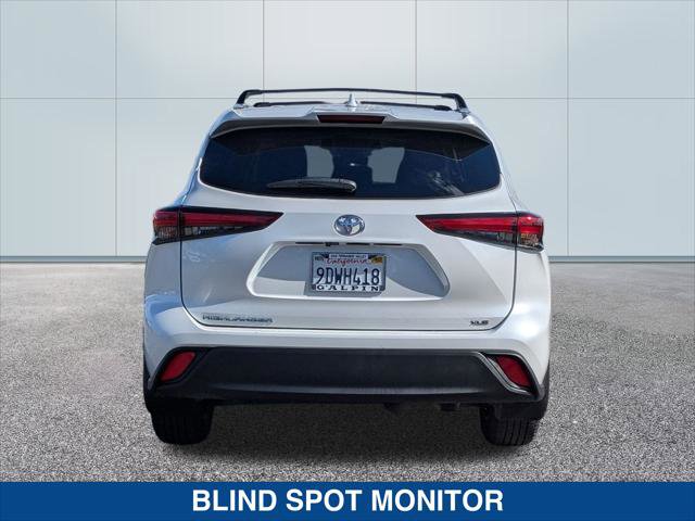 Used 2023 Toyota Highlander XLE image 4