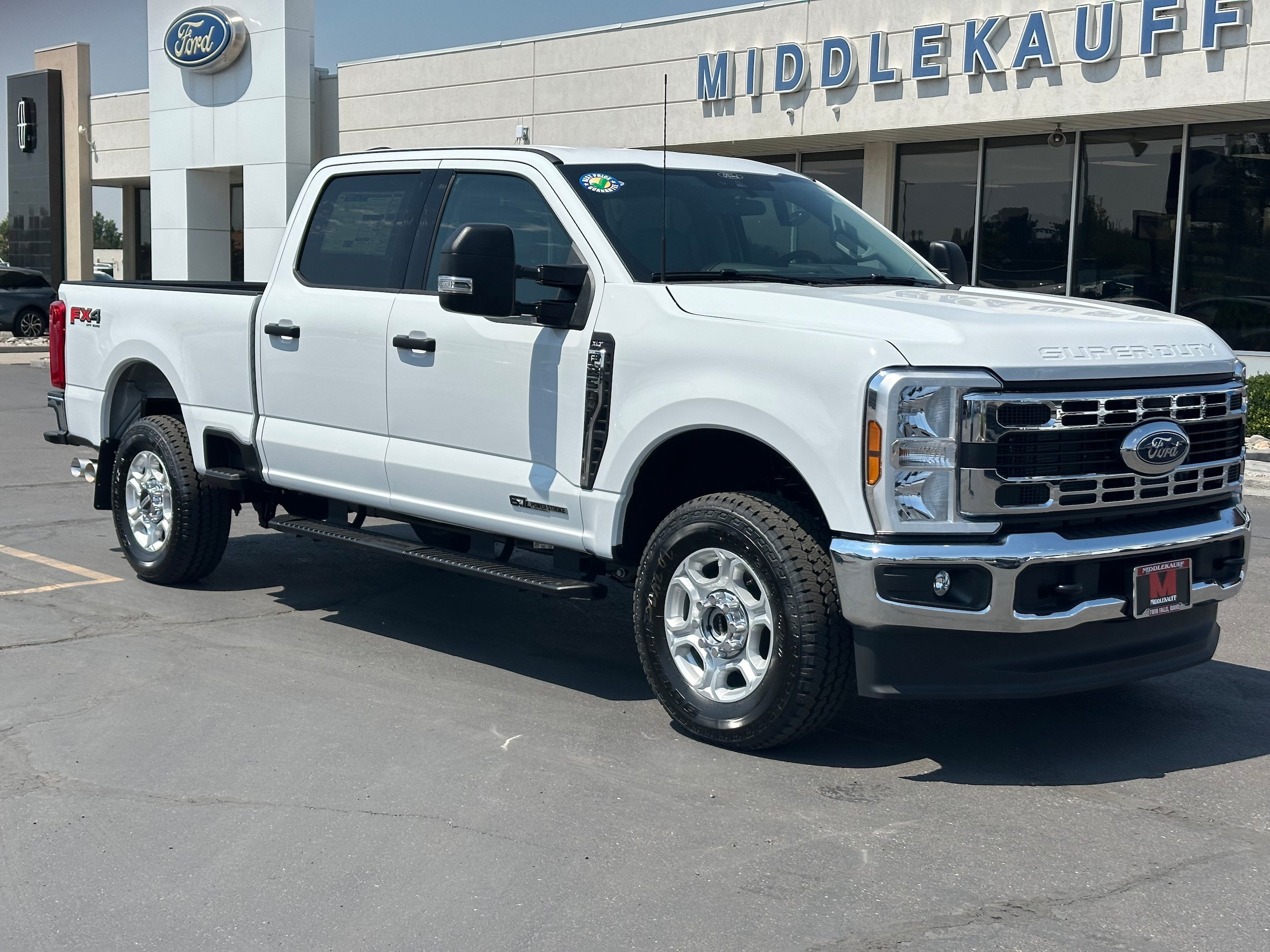New 2026 Ford F250 XLT w/ FX4 Off-Road Package