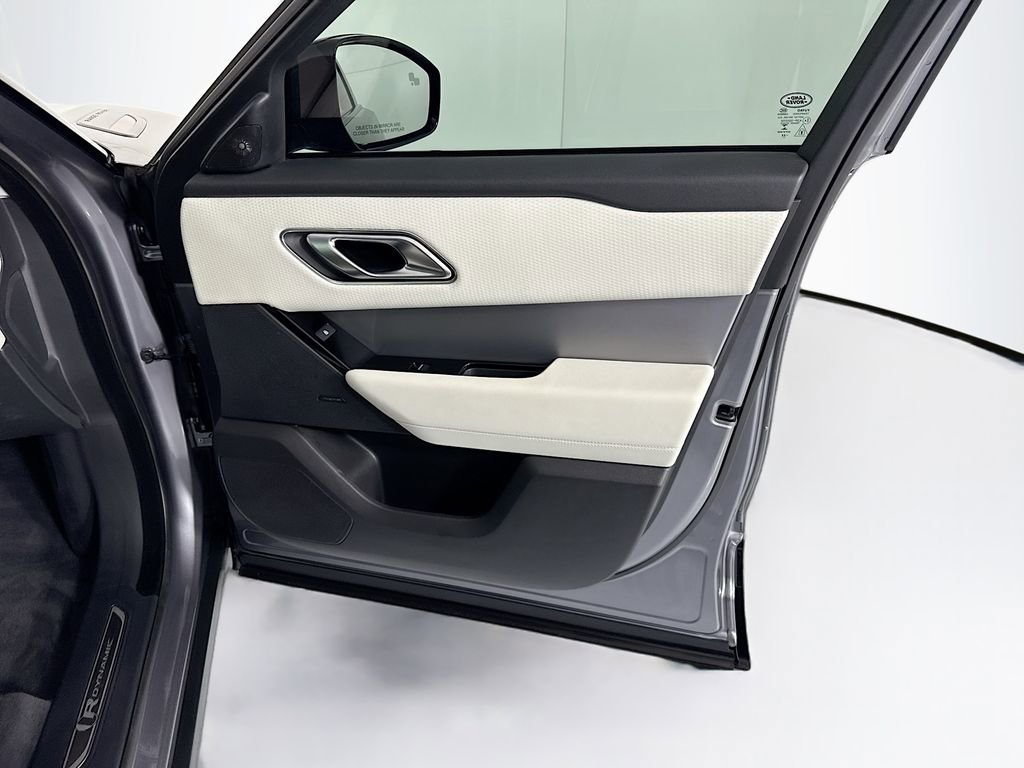 Used 2023 Land Rover Range Rover Velar R-Dynamic S image 25