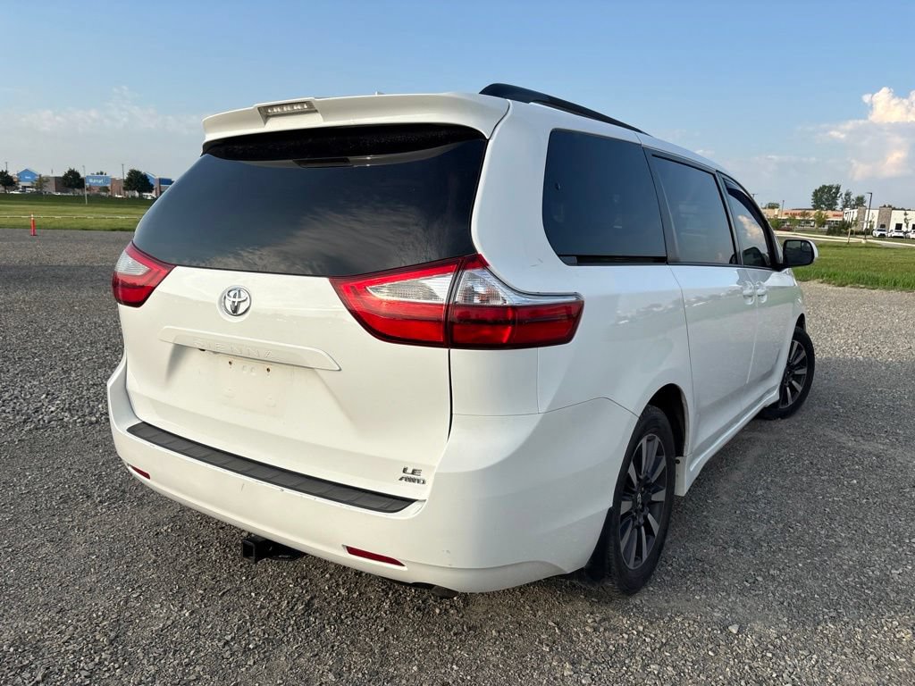 Used 2019 Toyota Sienna LE AWD/4WD image 11