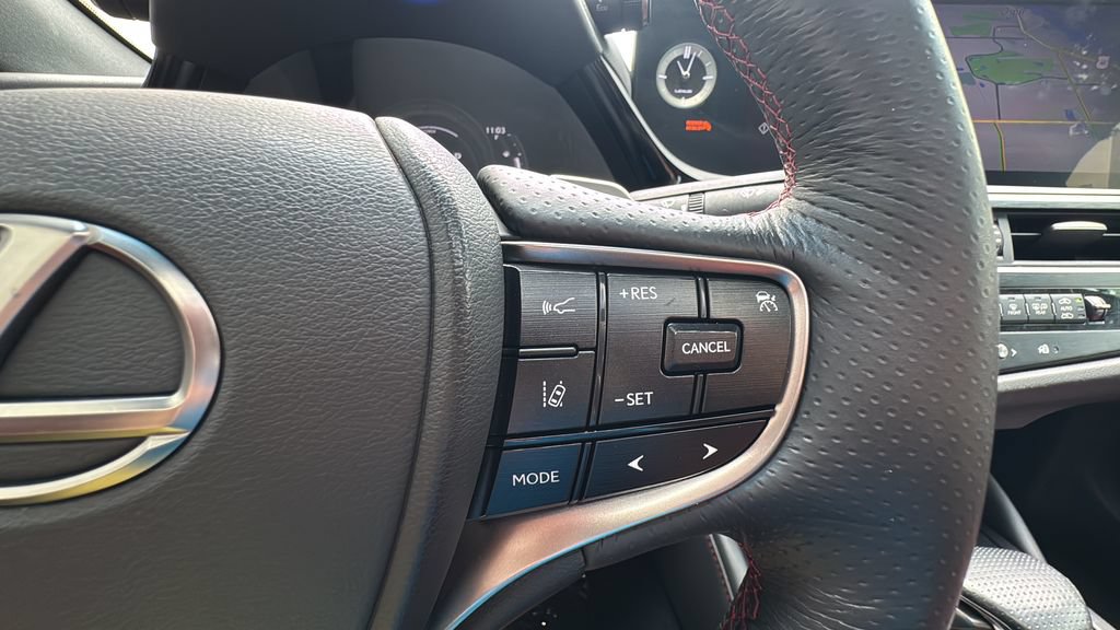 Used 2022 Lexus ES 300h F Sport w/ Accessory Package 2 FWD image 21