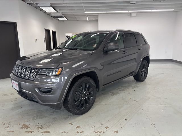 Used 2020 Jeep Grand Cherokee Altitude video 4