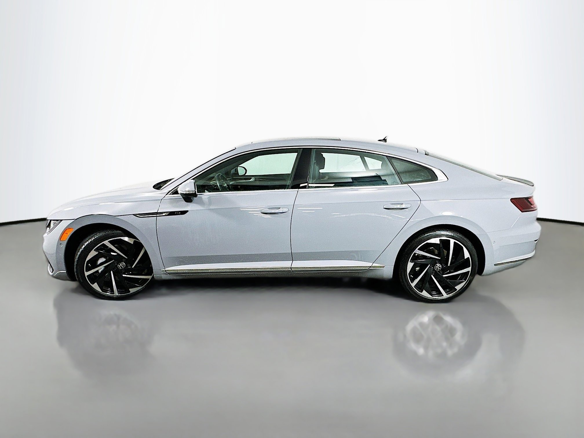 Used 2023 Volkswagen Arteon SEL Premium AWD/4WD image 4