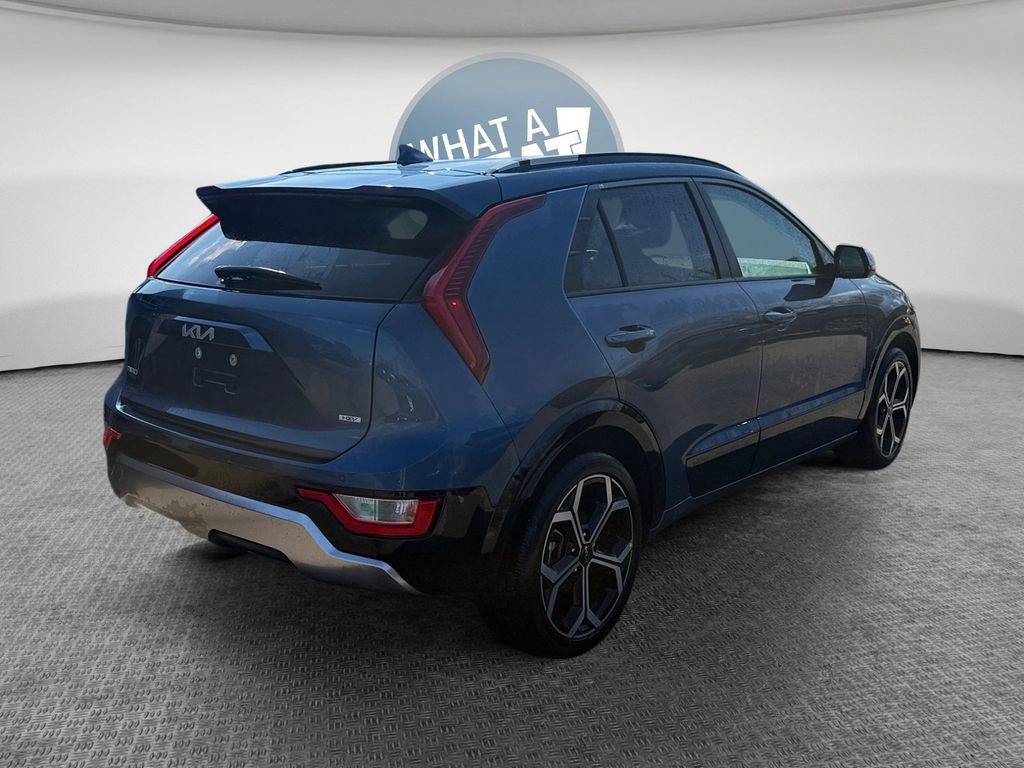 Used 2025 Kia Niro EX Touring image 3