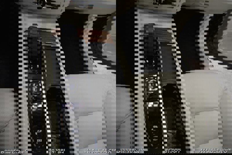 Used 2022 Volvo XC60 T8 Inscription Expression w/ Advanced Package image 31