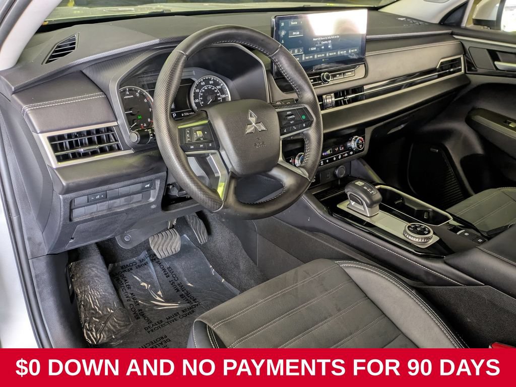 Used 2025 Mitsubishi Outlander SE AWD/4WD image 14