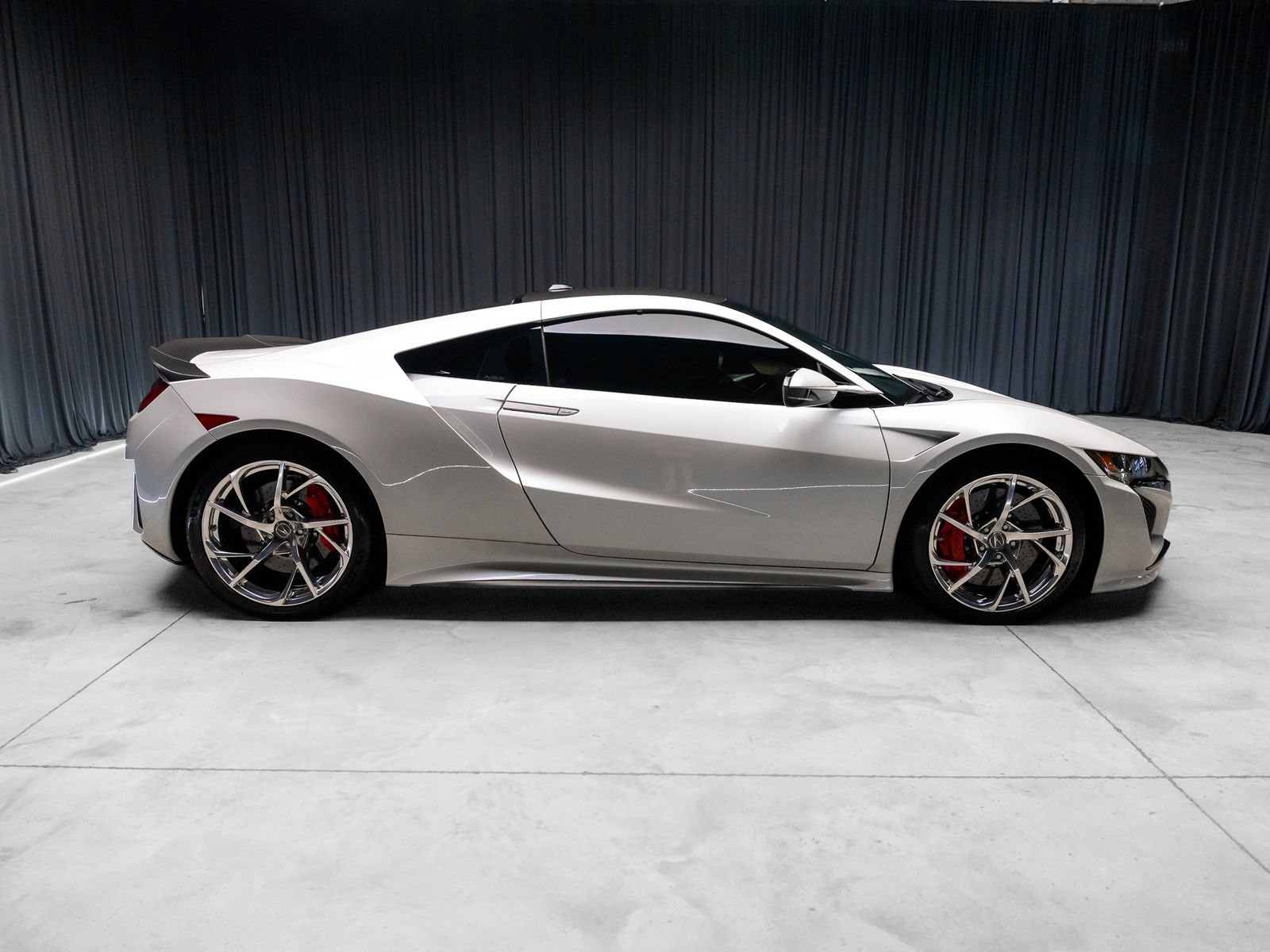 Used 2017 Acura NSX AWD/4WD image 18