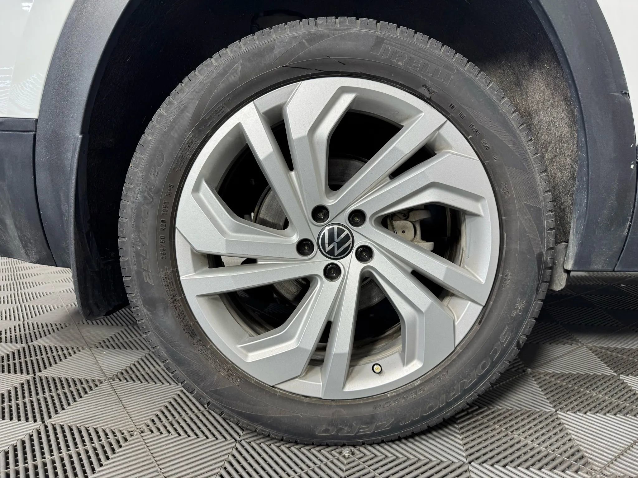 Used 2021 Volkswagen Atlas SE image 50