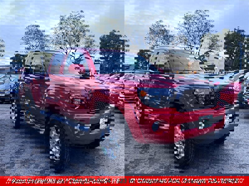 Used 2005 Toyota Tacoma PreRunner image 1