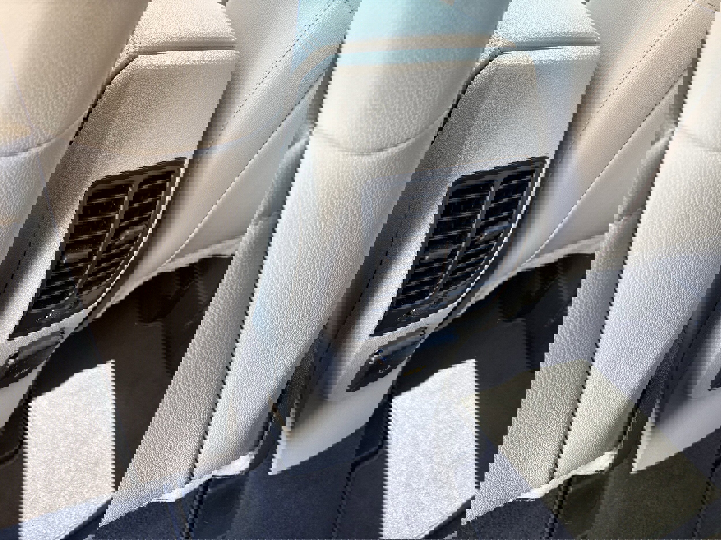 Used 2019 Ford Escape Titanium image 32