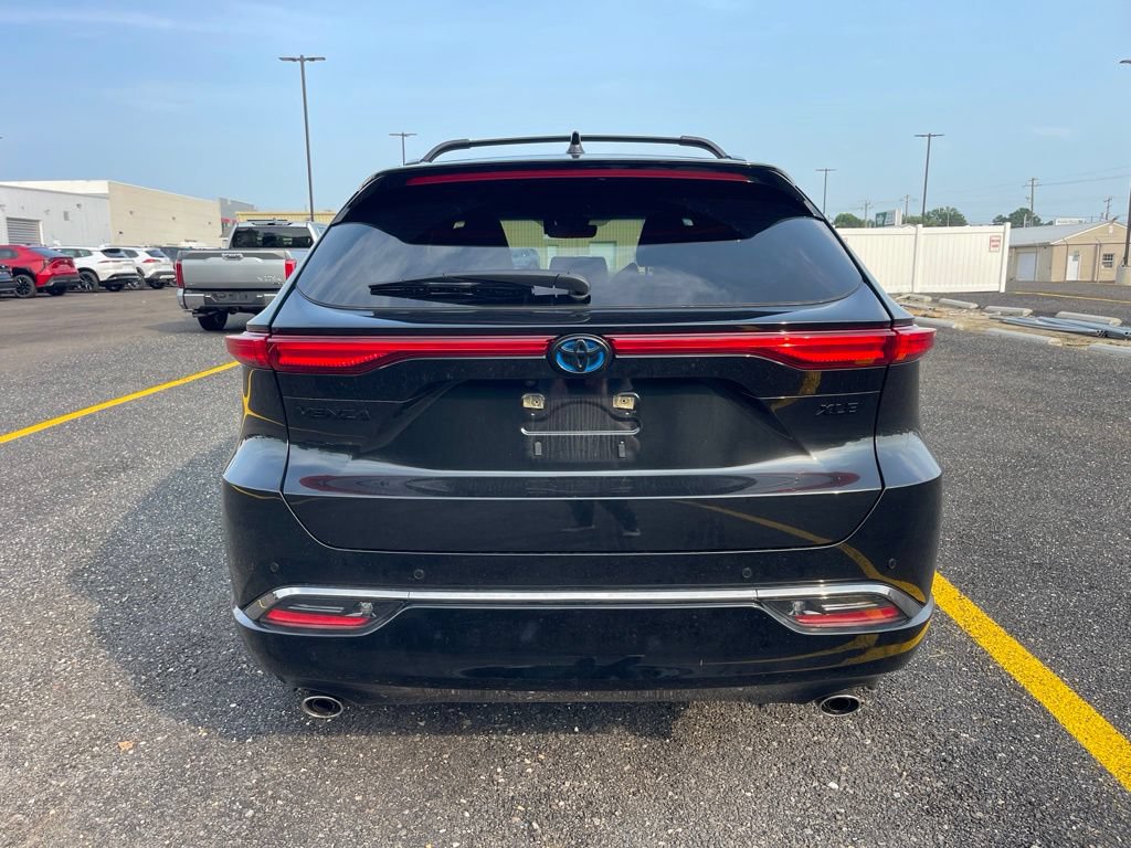 Used 2024 Toyota Venza Nightshade AWD/4WD image 4