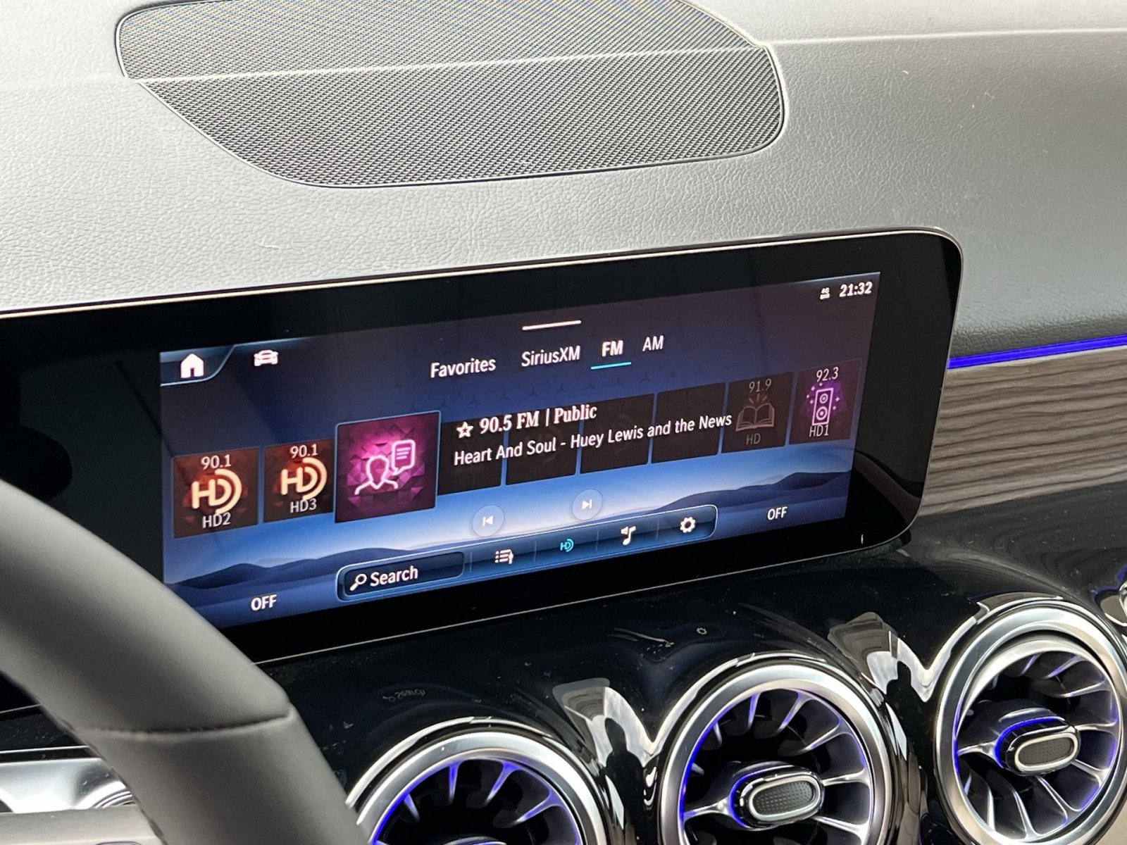 New 2026 Mercedes-Benz GLB 250 4MATIC image 16