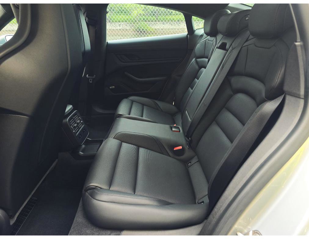 Used 2022 Porsche Taycan GTS AWD/4WD image 8