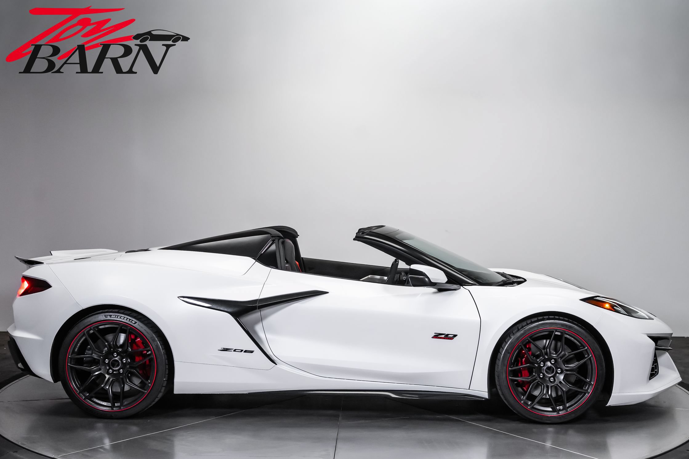 Used 2023 Chevrolet Corvette Z06 RWD image 6