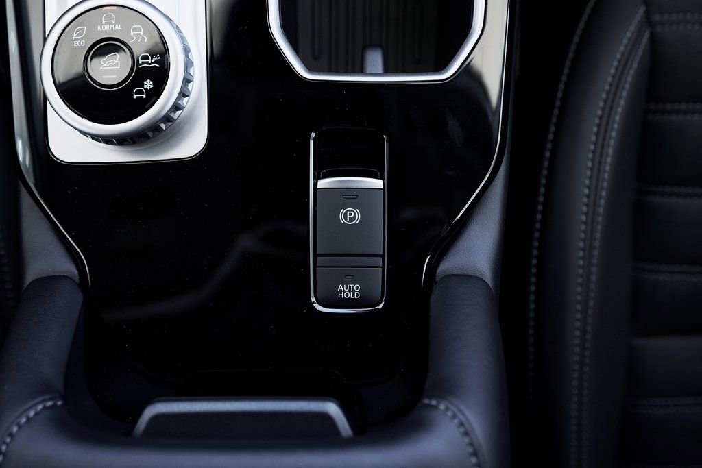 Used 2025 Mitsubishi Outlander SE image 42
