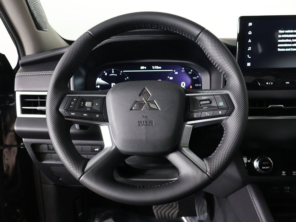 New 2025 Mitsubishi Outlander SE image 41