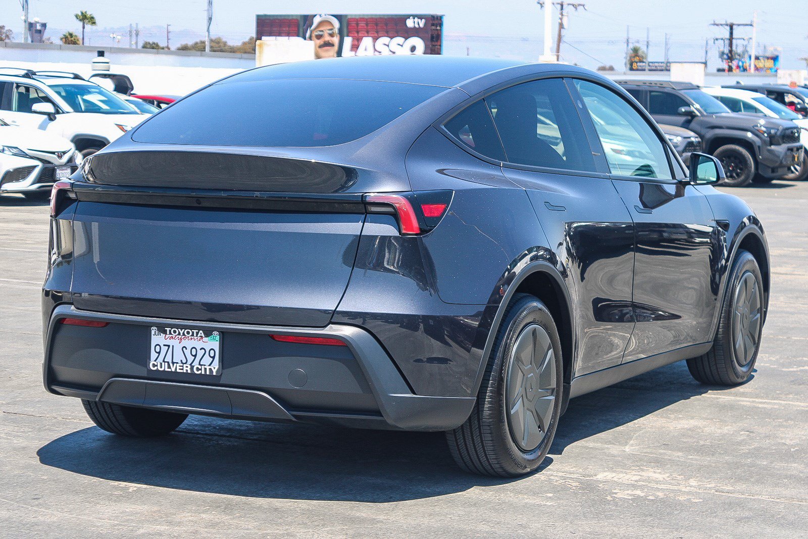 Used 2026 Tesla Model Y 2WD image 9