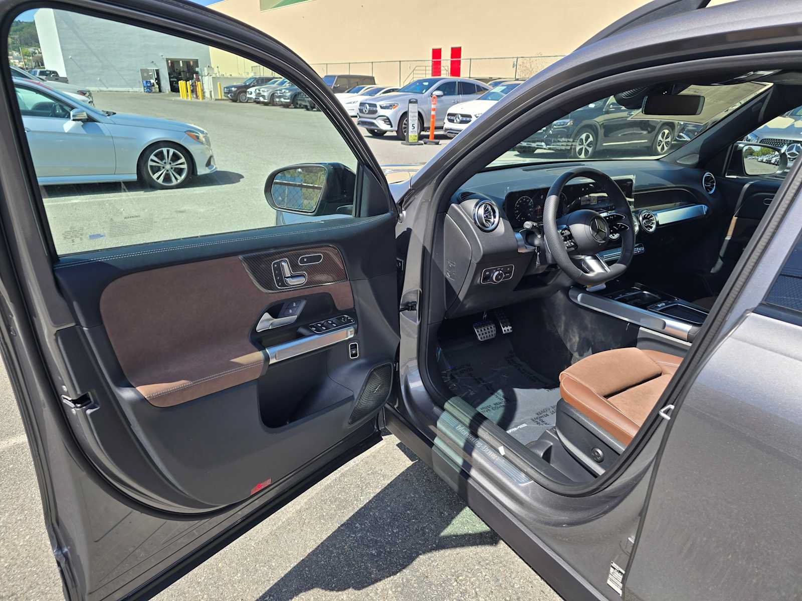 New 2026 Mercedes-Benz GLB 250 4MATIC image 23