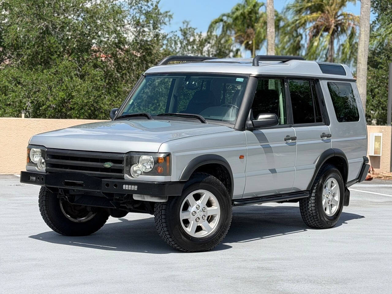 Used 2004 Land Rover Discovery S AWD/4WD image 2