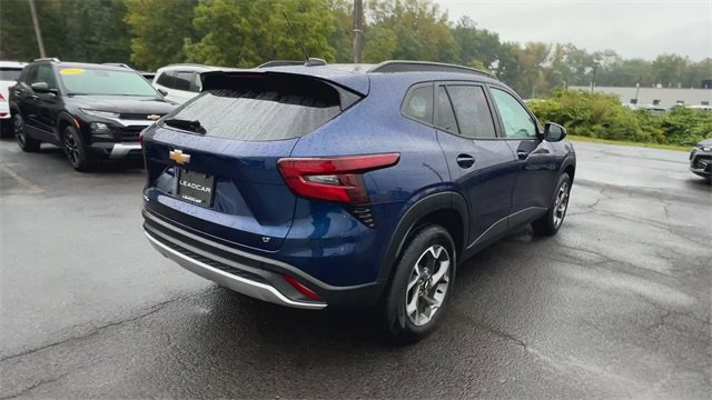 Used 2024 Chevrolet Trax LT w/ Driver Confidence Package image 8