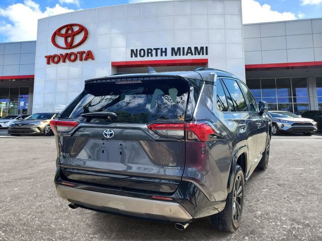 Used 2023 Toyota RAV4 SE image 4