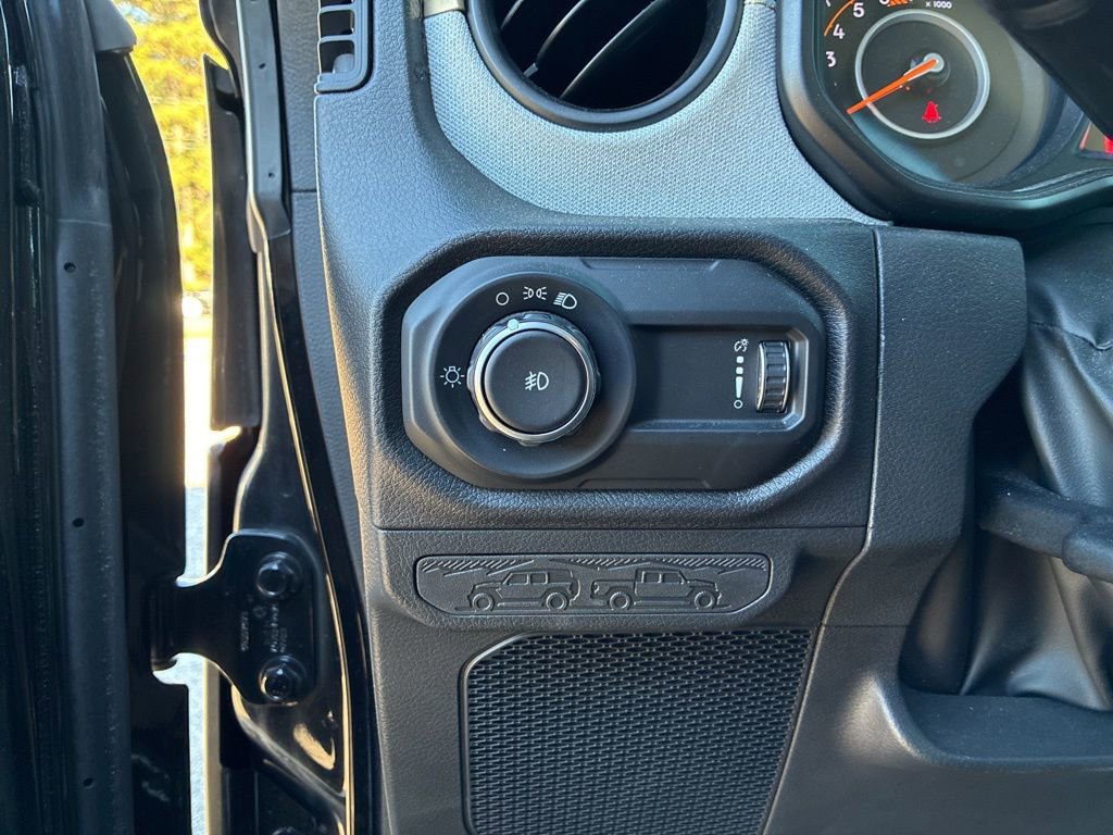 Used 2024 Jeep Wrangler Sport image 12