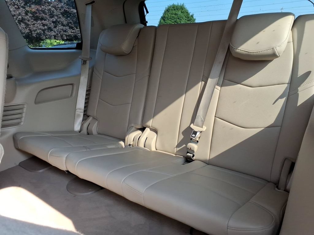 Used 2019 Cadillac Escalade Premium Luxury w/ LPO, Radiant Package AWD/4WD image 12