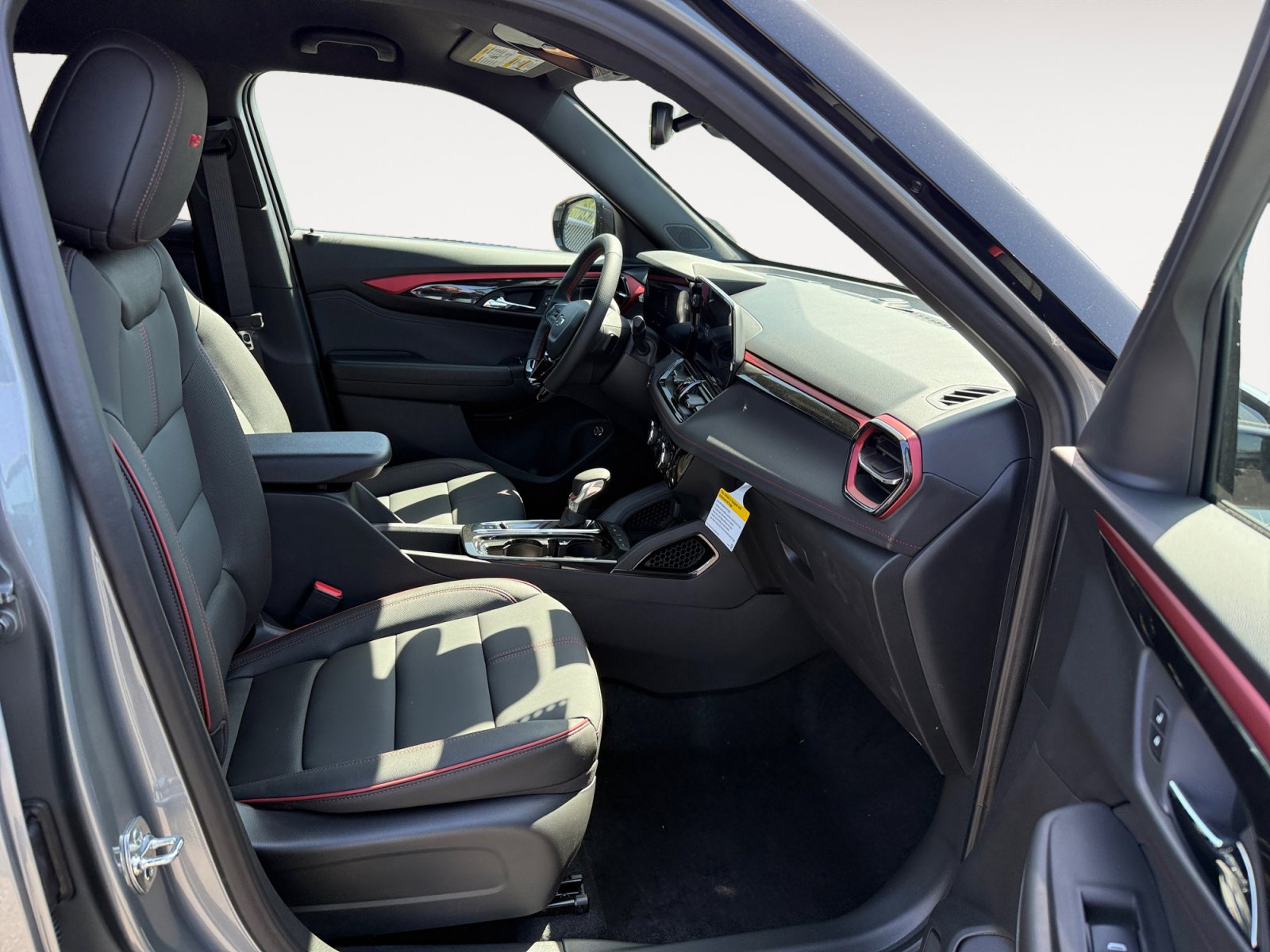 Used 2022 Chevrolet Traverse LS FWD image 19