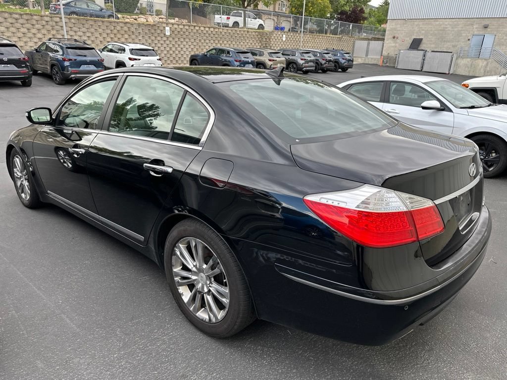 Used 2011 Hyundai Genesis 4.6 RWD image 5