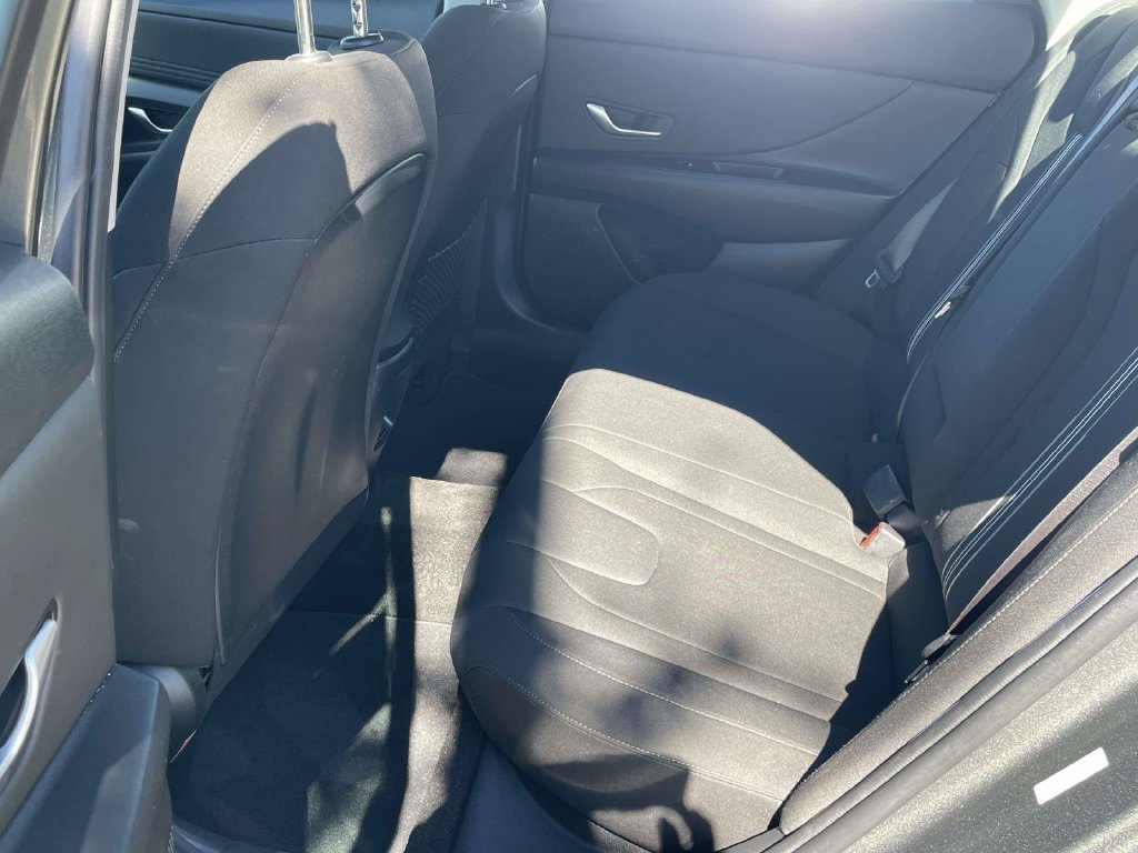 Certified 2025 Hyundai Elantra SEL FWD image 11