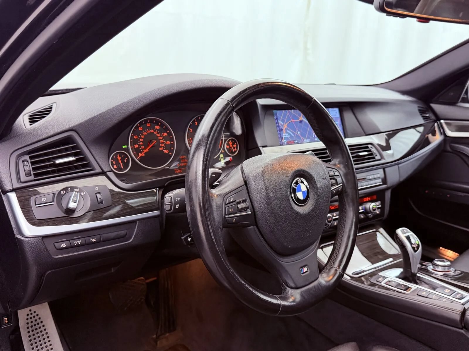 Used 2011 BMW 550i xDrive Sedan AWD/4WD image 9
