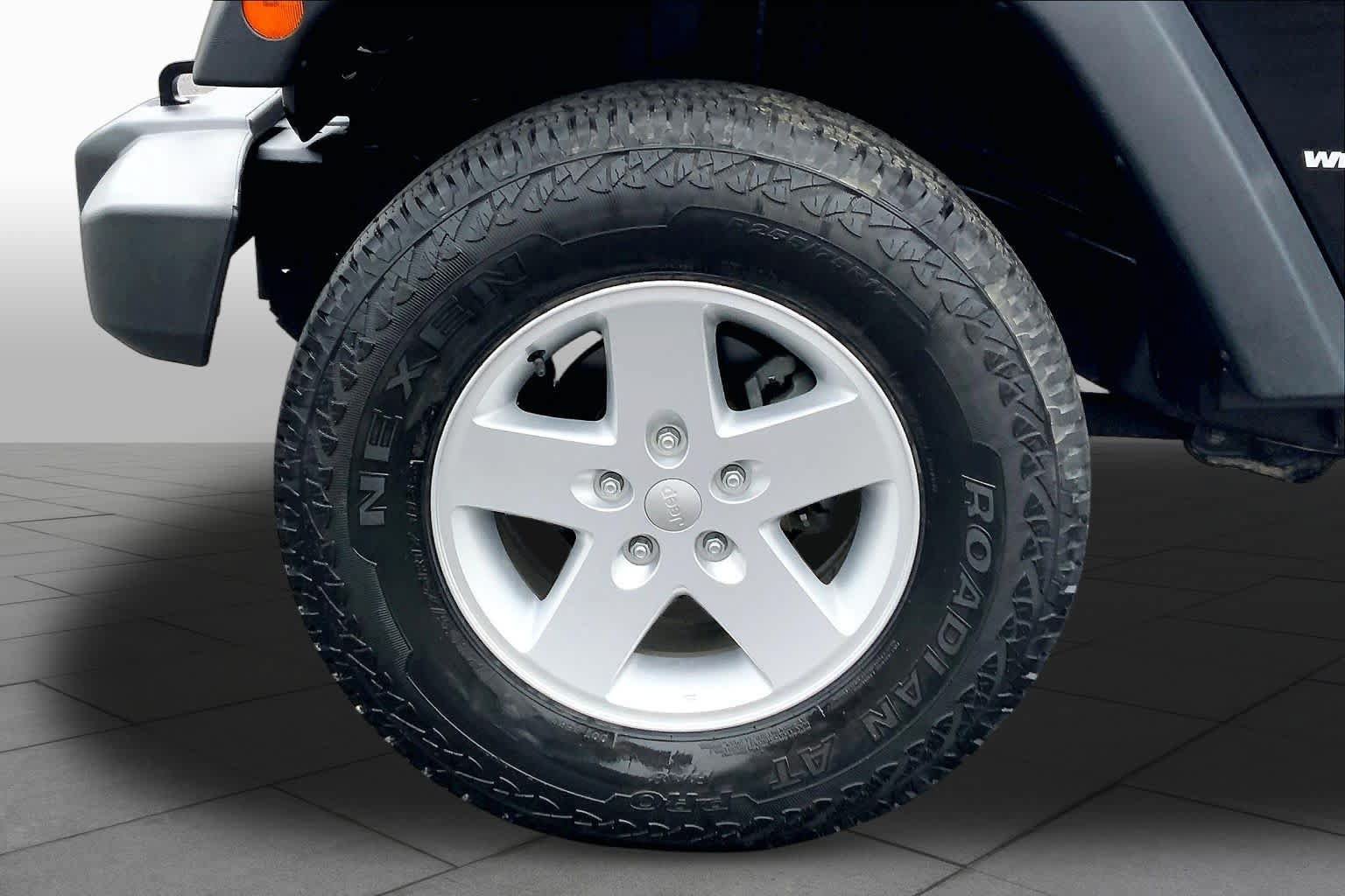 Used 2018 Jeep Wrangler Sport AWD/4WD image 11