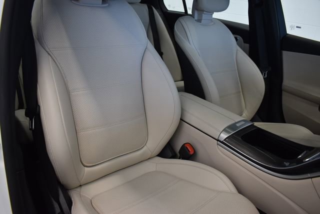 Used 2023 Mercedes-Benz C 300 4MATIC Sedan image 6