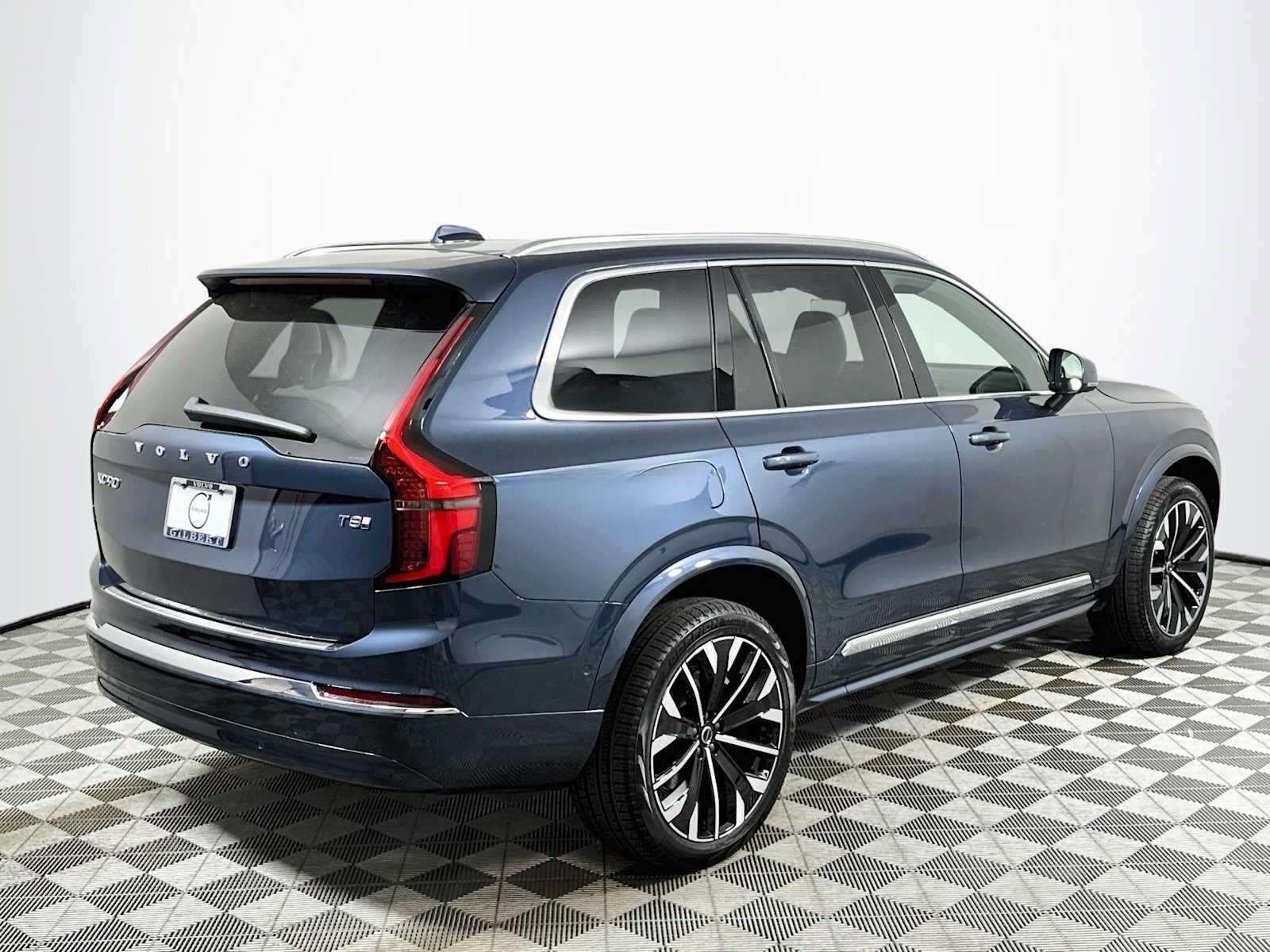 Used 2026 Volvo XC90 T8 Plus w/ Protection Package Premier AWD/4WD image 7