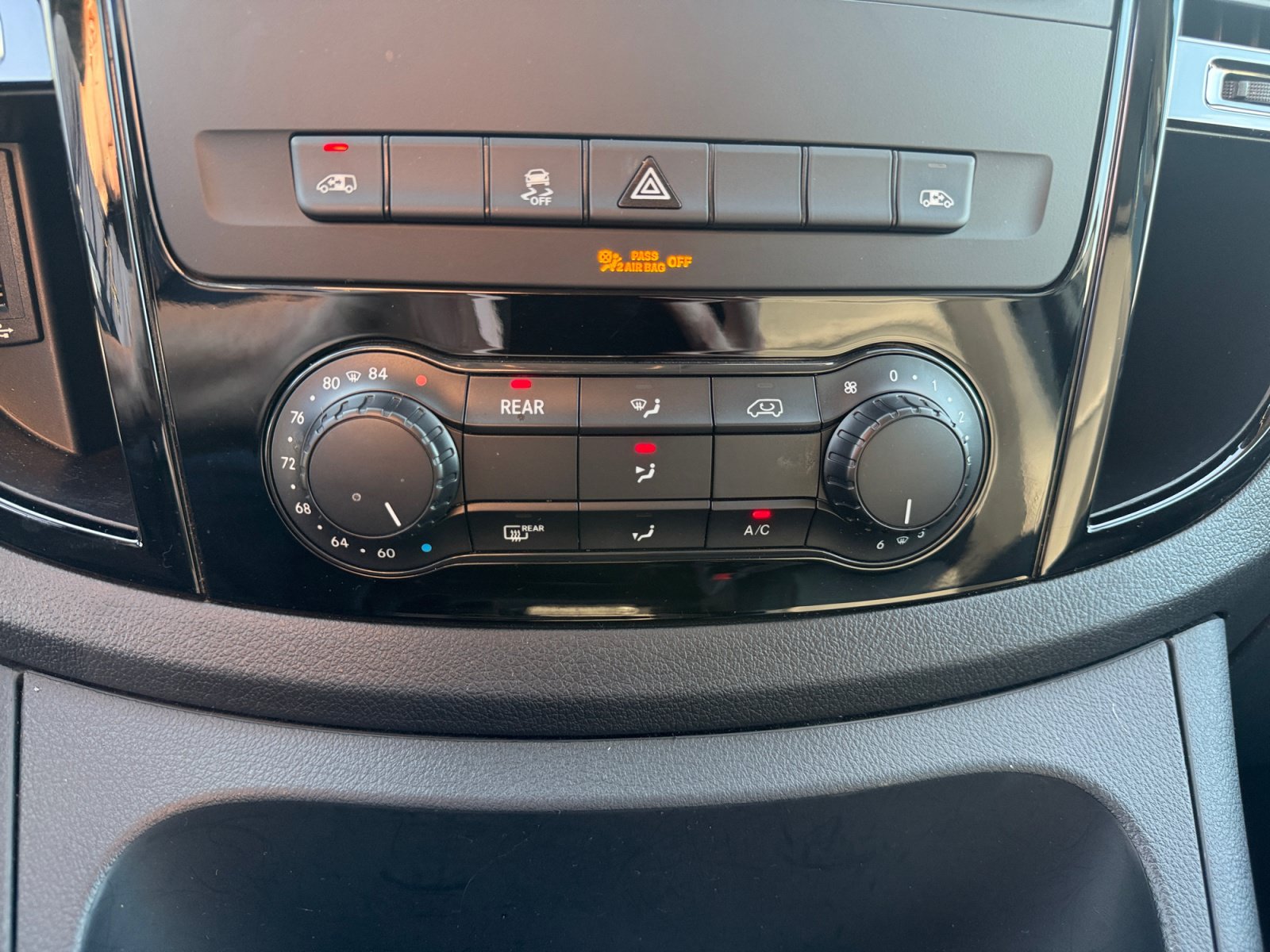 Used 2023 Mercedes-Benz Metris Passenger image 31